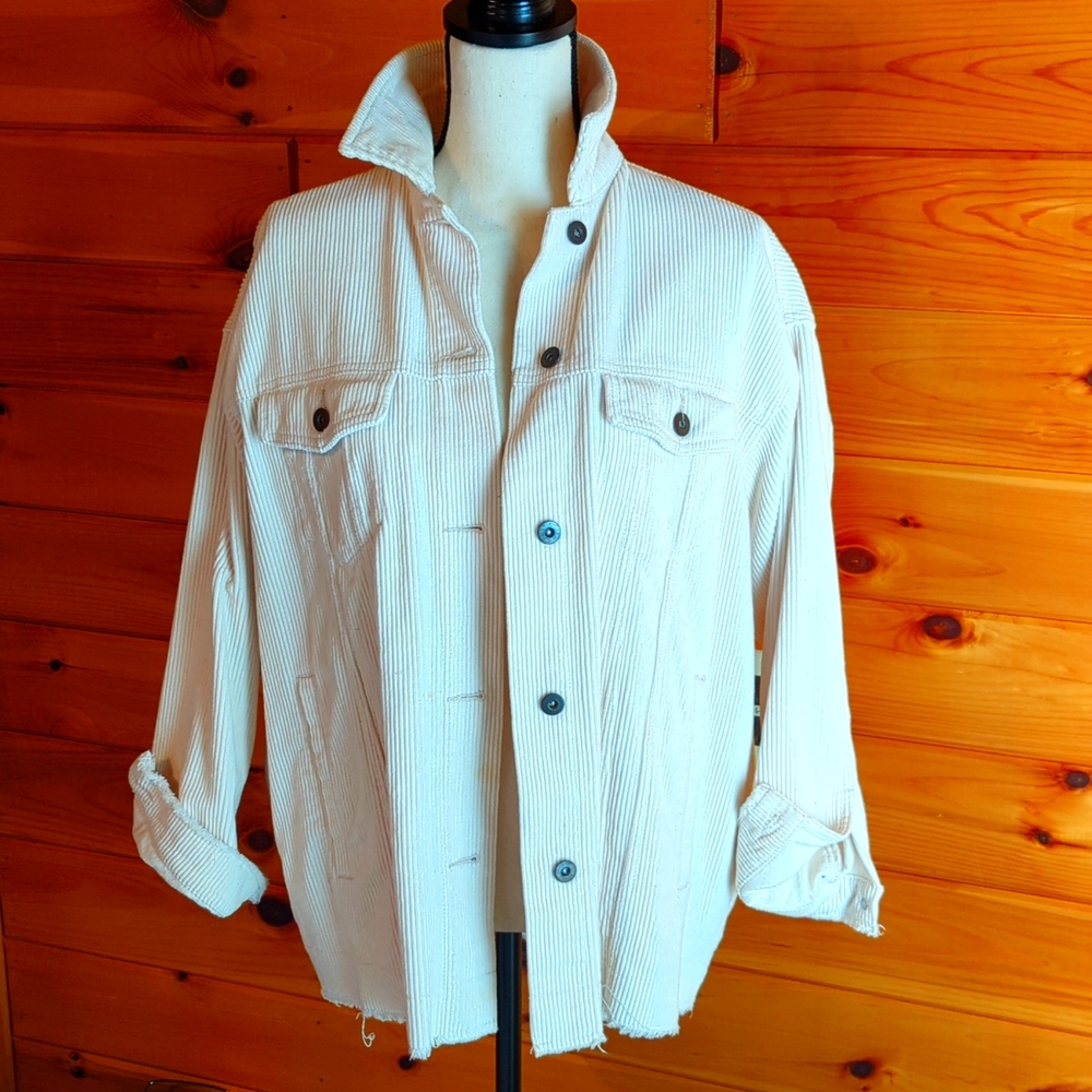 Cream corduroy Zara jacket. Size small. No imperfections. 100% cotton